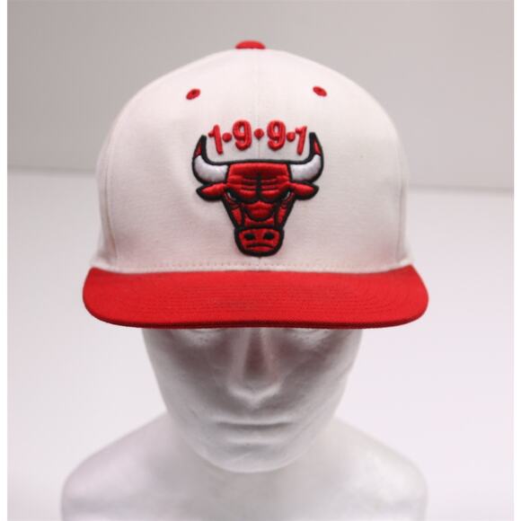 Chicago Bulls 1991 Mitchell Ness Retro Adjustable Hat Cap Cream Red - Picture 3 of 7